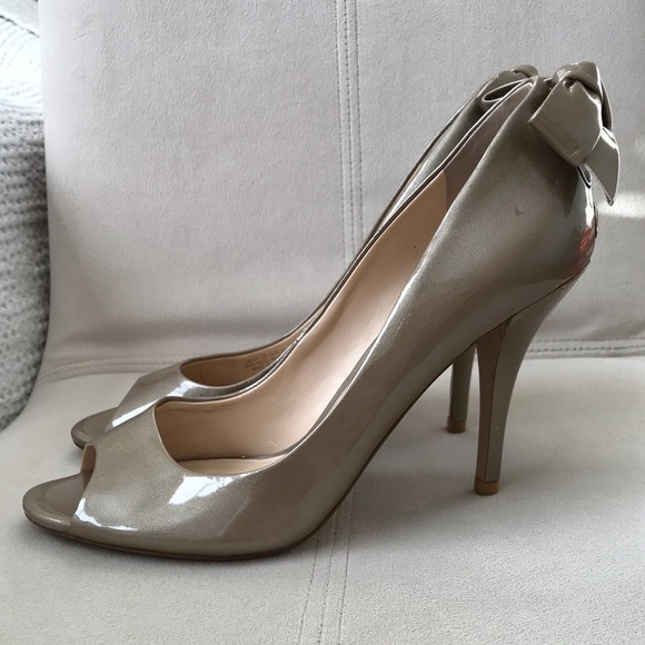 Enzo Angiolini Patent Leather Heels w/ bow details - Picture 3 of 8